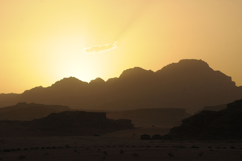 Depuis Amman: excursion d'une journée à Petra et au Wadi Rum avec prise en charge à l'hôtel