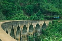 Visitez Nine Arch Bridge, Ravana et Dialuma Falls, Safari - Housity