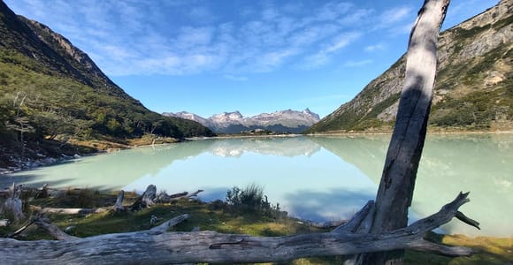 Trekking Esmeralda Lagoon