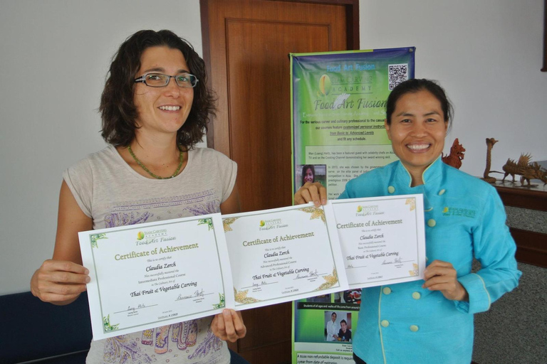 Bangkok: clase profesional de tallado de frutas y verduras tailandesasClase de tallado de día completo