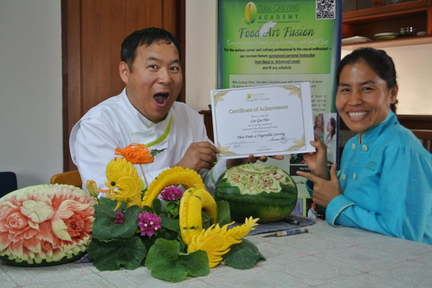 Bangkok: clase profesional de tallado de frutas y verduras tailandesasClase de talla de medio día