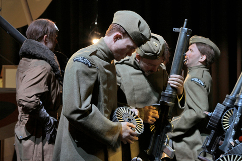 Blenheim: Bilet wstępu do Centrum Dziedzictwa Lotnictwa OmakaBilet wstępu na wystawę Knights of the Sky z czasów I wojny światowej