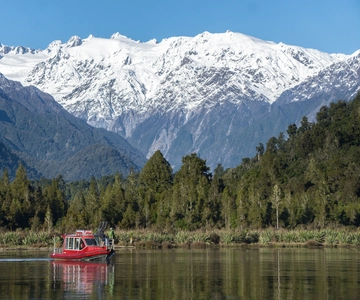 Franz Josef Glacier: 2-Hour Scenic Lake Mapourika Cruise