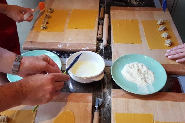 Rzym: warsztaty robienia makaronów z lunchemWarsztaty z makaronem w języku hiszpańskim