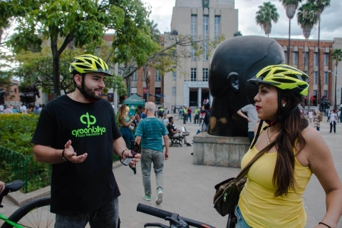 Medellin: visite de la ville à vélo avec dégustations de plats et de boissons locauxVisite d'une journée avec vélo classique