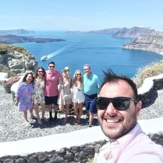 Santorini: Yksityinen eksklusiivinen kiertue paikallisen oppaan kanssa