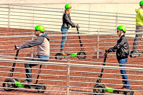 Düsseldorf: E-Scooter City TourTour guiado de 1 hora