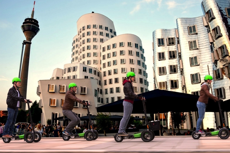 Düsseldorf: stadstour met e-scooterRondleiding van 2 uur