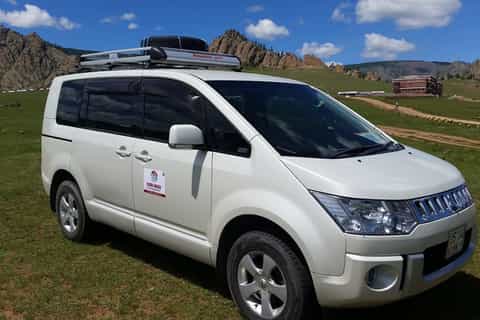 Ulaanbaatar: Private One-Way or Round-Trip Airport Transfer