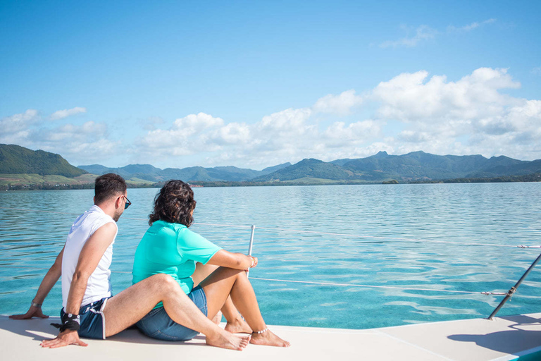 Mauritius: Katamaranfahrt von Blue Bay zur Île aux CerfsTour mit Abholung und Rücktransfer