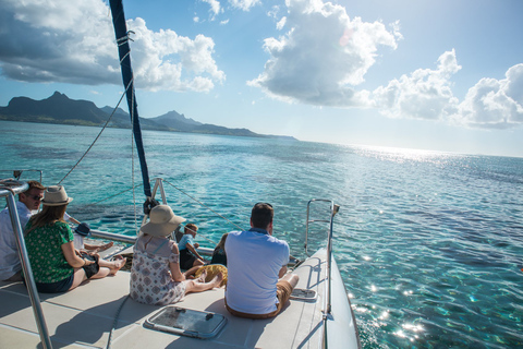 Mauritius: catamarancruise van Bluebay naar Ile aux CerfsTour met transfers