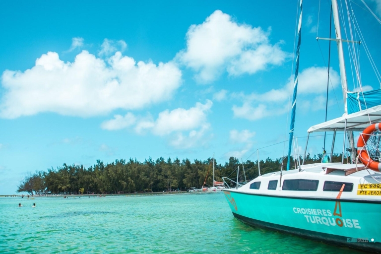 Mauritius: rejs katamaranem z Bluebay do Ile aux CerfsWycieczka z transferami