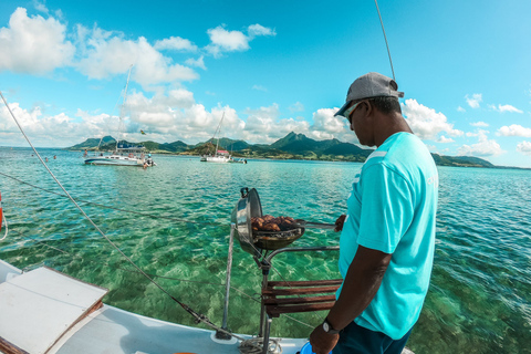 Mauritius: rejs katamaranem z Bluebay do Ile aux CerfsWycieczka z Meeting Point