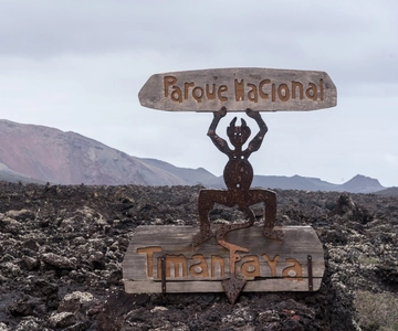 Desde Fuerteventura: Excursión al Volcán y la Región Vitivinícola de Lanzarote