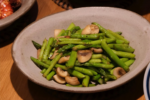 Guilin Home Experience: Share a Meal and Story with a Local Guide in Chinese or English