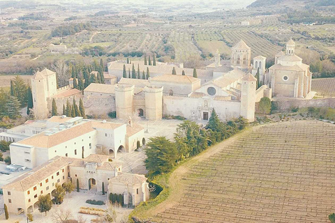 Från Salou: Rundtur i klostret Poblet med upphämtning från hotelletFrån Salou: Rundtur till klostret Poblet med upphämtning från hotellet