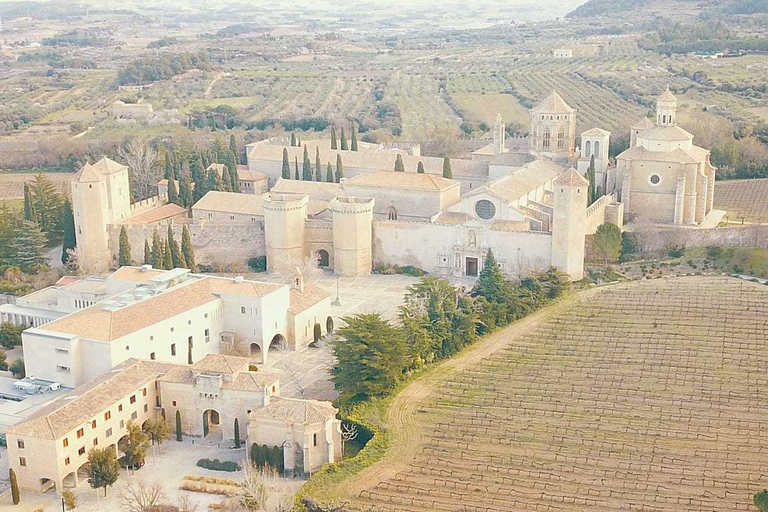 Från Salou: Rundtur i klostret Poblet med upphämtning från hotelletFrån Salou: Rundtur till klostret Poblet med upphämtning från hotellet