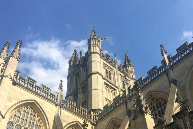 Visit Bath Private Walking Tour with a Blue Badge Tourist Guide in Bath