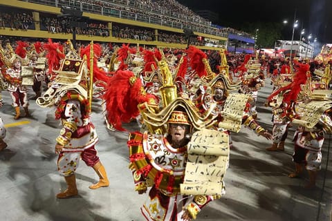 Rio Carnival Parade: Costume Experience + Transfer Included