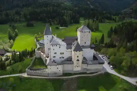 Burg-Eintrittskarte