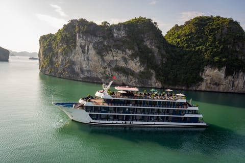 Hanoi: 5-Star 3-Day Halong Bay Cruising Experience