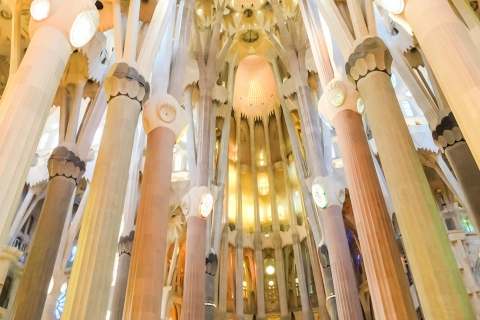 Barcelone : Sagrada Família/Montserrat avec prise en chargeVisite en petit groupe en espagnol