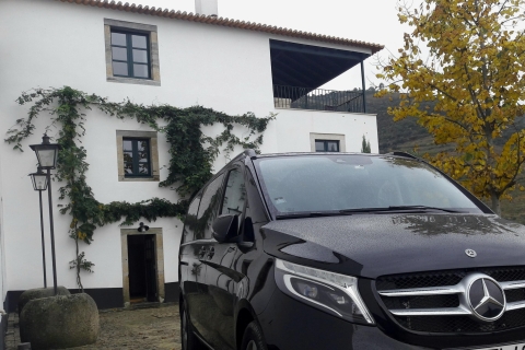 Ab Lissabon: Ganztägige Sintra-Tour mit einem Luxusauto oder MinivanAb Lissabon: Ganztägige Sintra-Tour mit dem Luxusauto