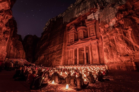 Petra de noche: entradas para espectáculos y recogida en el hotelExcursión de un día a Petra: y Petra de noche (sin tarifas de entrada)