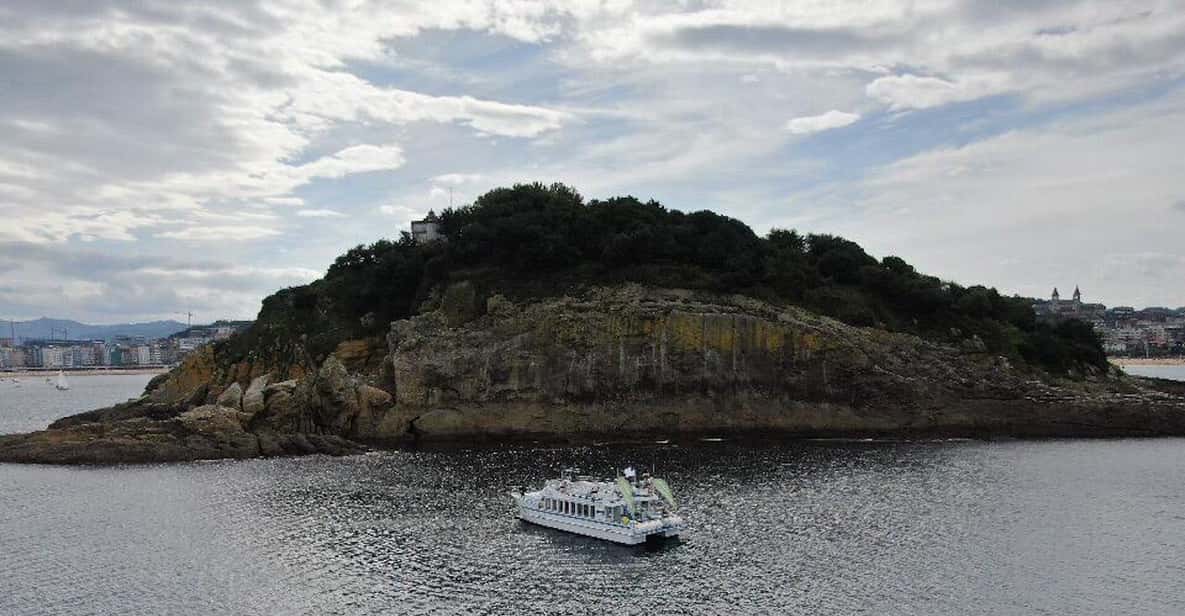 San Sebastian: Sightseeing Catamaran Bay Tour
