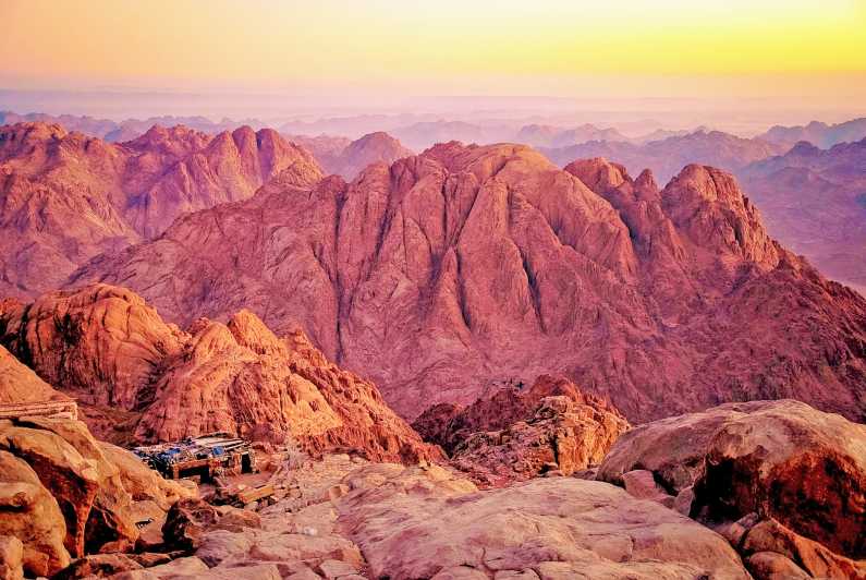 Von Kairo aus: Tagesausflug zum Berg Sinai und zum Katharinenkloster