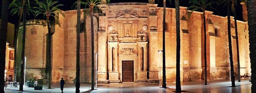 Almería : Visite à pied en soirée : légendes et mystères