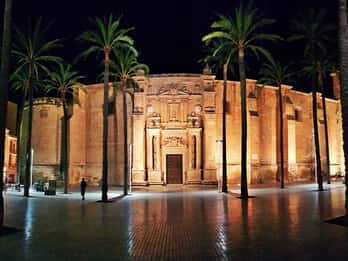 Almeria: Passeio noturno a pé por lendas e mistérios