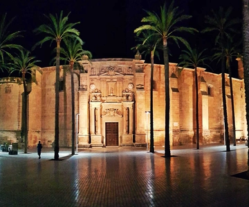 Almería: Legends and Mysteries Evening Walking Tour