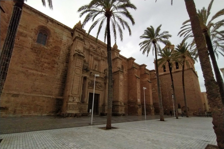 Almería: Guided City Discovery Tour Almería: Spanish Guided City Discovery Tour