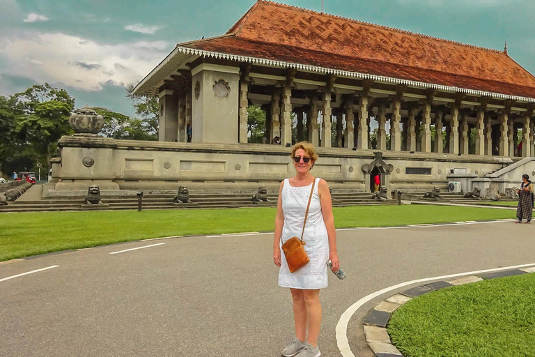 From Kalutara: Colombo City TourStandard Option