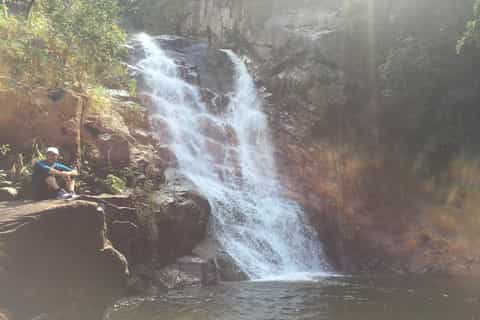 yellow dragon gorge walking tour
