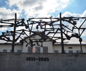 From Munich: Dachau Memorial Site Tour in Spanish