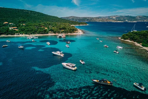 Split i Trogir: Wycieczka prywatną łodzią po Błękitnej Lagunie i degustacja wina