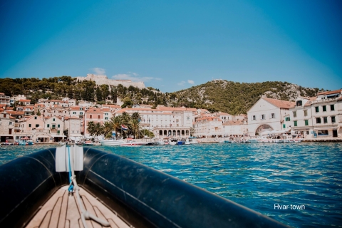 Privébootcruise Hvar en Pakleni-eilandenPrivéboottocht naar Hvar en Pakleni-eilanden vanuit Split