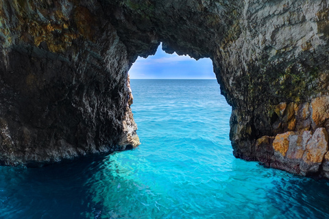 Von Kefalonia aus: Zakynthos Bootsfahrt mit Navagio BadestoppVon Kefalonia aus: Zakynthos Ganztägige Bootstour