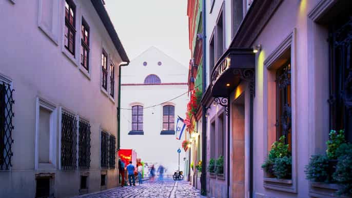 krakow kazimierz jewish ghetto and schindlers factory