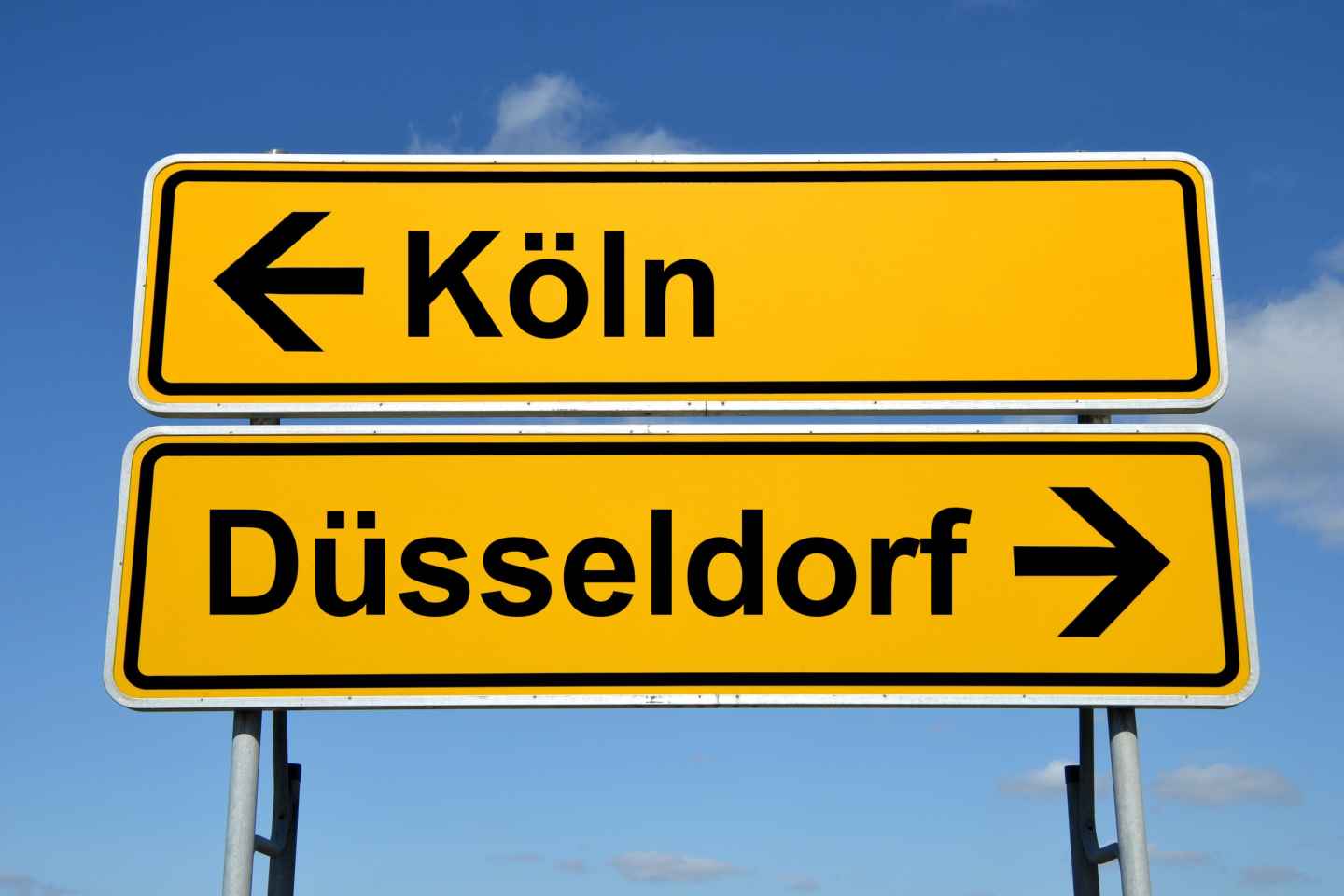 Düsseldorf: Kölner Rivalen - Tour mit Brotzeit und Bier