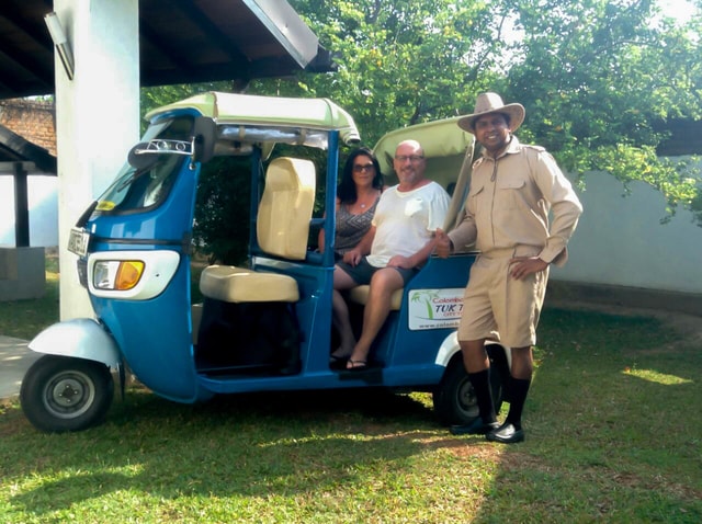 Colombo: City Street Food Tour door Tuk Tuk