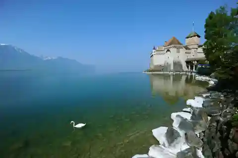 From Geneva: Swiss Riviera Private Tour