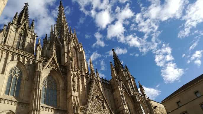 barcellona tour a piedi della sagrada familia e del quartiere gotico