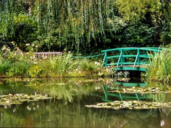 Tagestour ab Paris: Monets Giverny und Schloss Versailles Tagestour ab Paris: Monets Giverny und Schloss Versailles