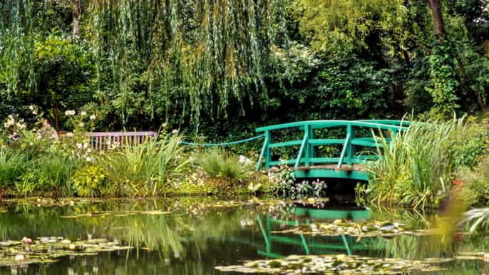 monet’s giverny versailles palace fullday trip from paris