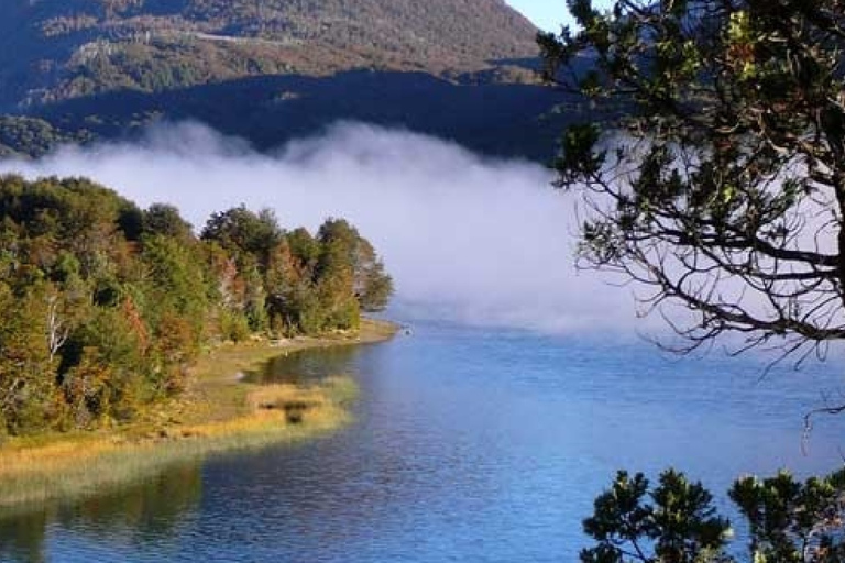 Bariloche: Full-Day El Bolsón and Puelo Lake Tour Tour in Spanish