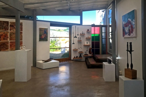 Isla de Waiheke: Paseo guiado de 5 horas para explorar el arteComienza en la Galería de Arte Comunitaria de la Isla de Waiheke