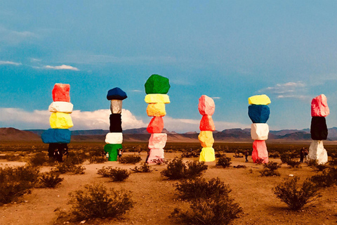 Las Vegas: Mojave, Red Rock Sign and 7 Magic Mountains Tour